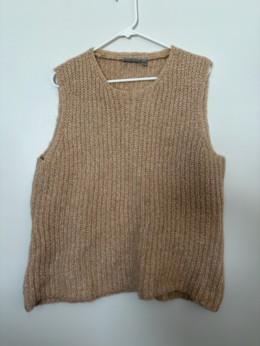 Anne Klein Mohair/Cotton/Wool Blend Beige Ribbed Chunky Knit Sweater Vest